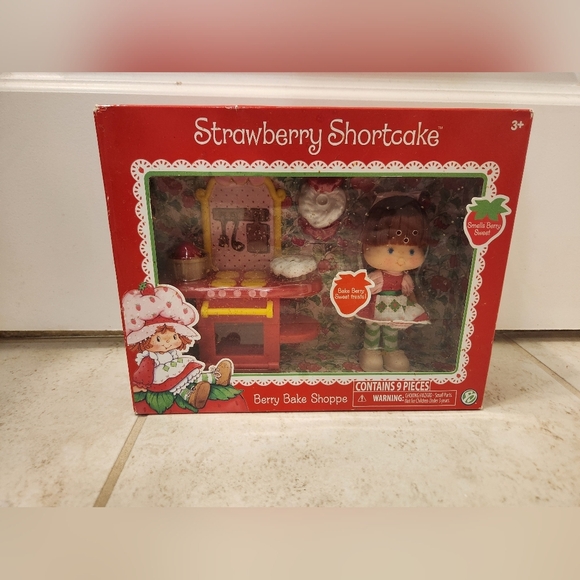 Other - Strawberry Shortcake Berry Bake Shoppe Kitchen #CC